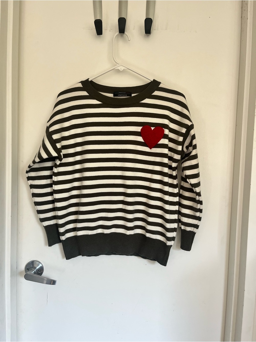Simons Striped Heart Detail Sweater - Olive/White with Red Heart